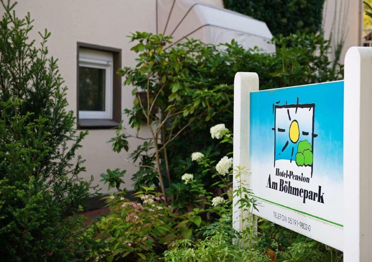 Hotel-Pension Am Boehmepark Soltau Exterior foto